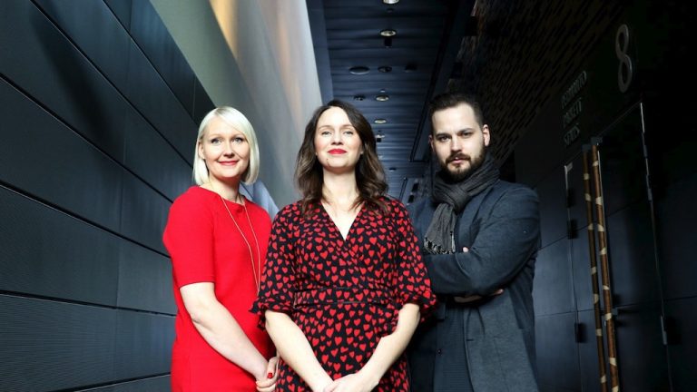 Bonfire.fi perustajat: Maria Sillanpää, Laura Pääkkönen, Joonas Villanen