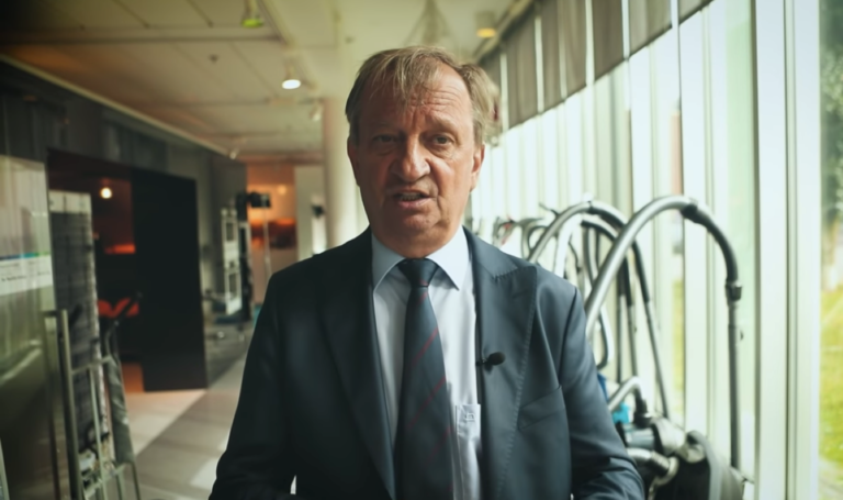 Hjallis Harkimo - Diilin kuvauksissa