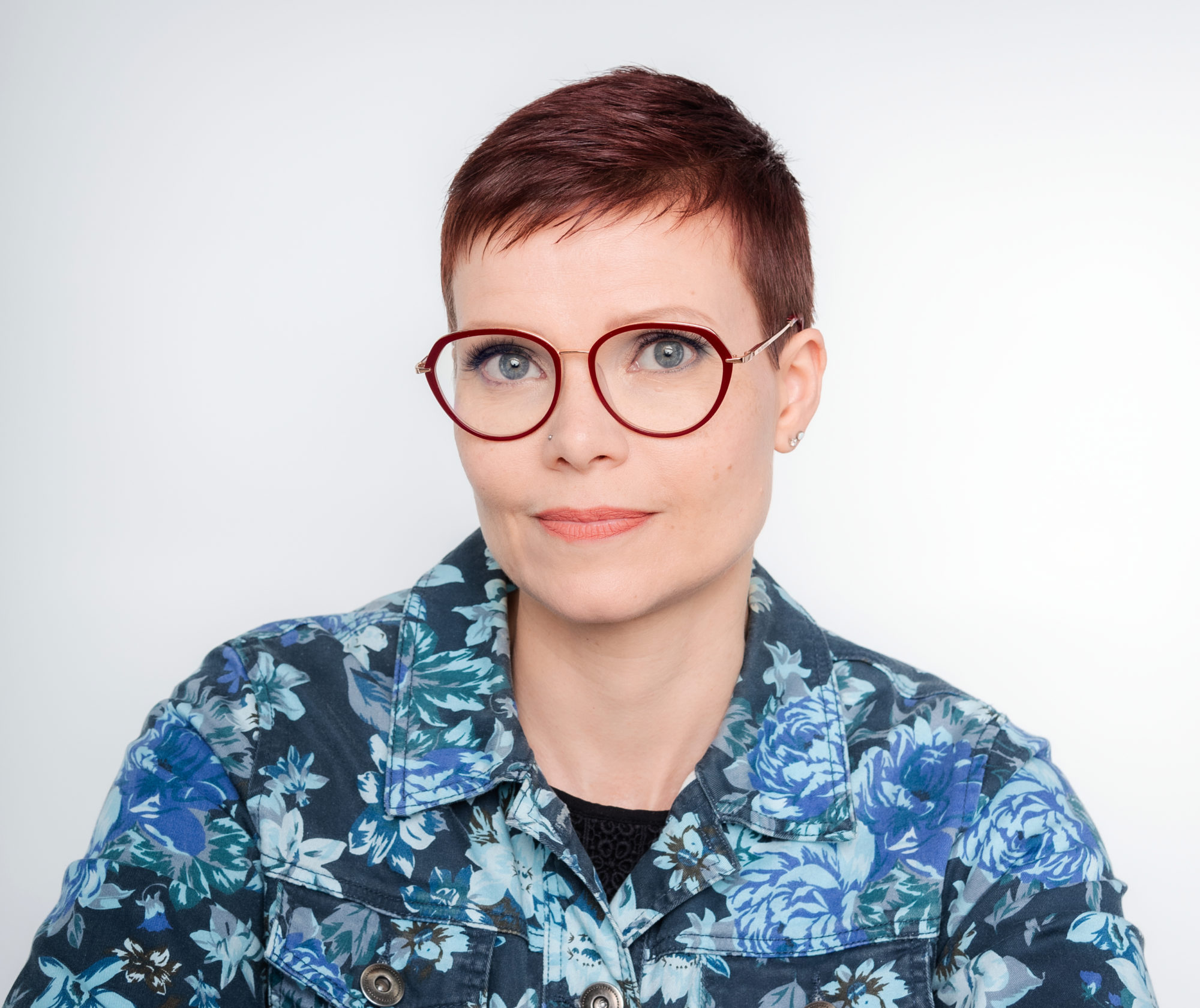 Viestintäyrittäjä, LinkedInin asiantuntija Aino Pajukangas